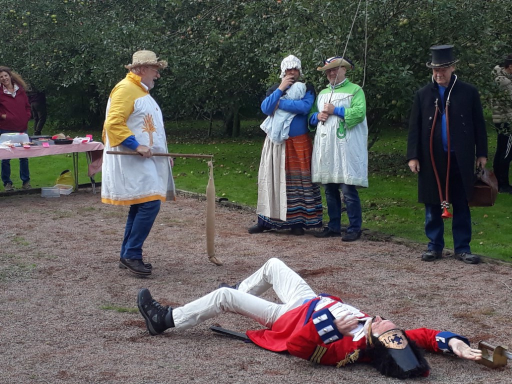 Coventry Mummers at Apple Day 2019